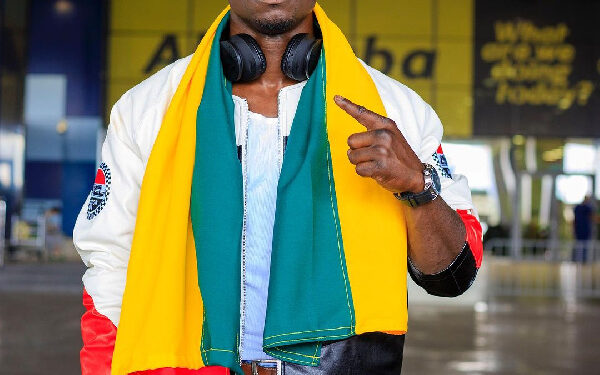 Watch how Freezy Macbones was welcomed in Kumasi by parents, friends and others