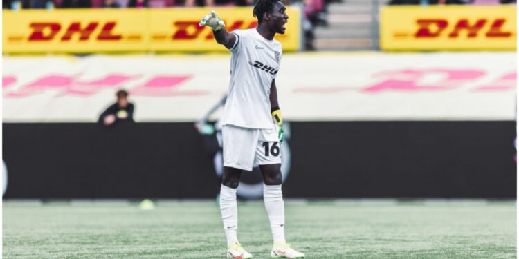 Young Ghanaian goalkeeper Emmanuel Ogura joins HIK on loan from Nordsjaelland