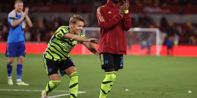 Martin Odegaard ensured debutant Charles Sagoe Jr was welcomed by Arsenal fans