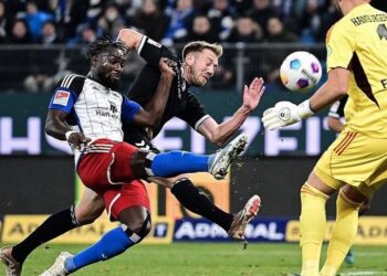 Stephan Ambrosius shines in Hamburg’s win against Eintracht Braunschweig