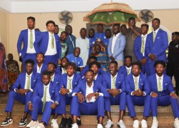 Dreams FC and Medeama SC visit Otumfuo Osei Tutu ll at the Manhyia Palace
