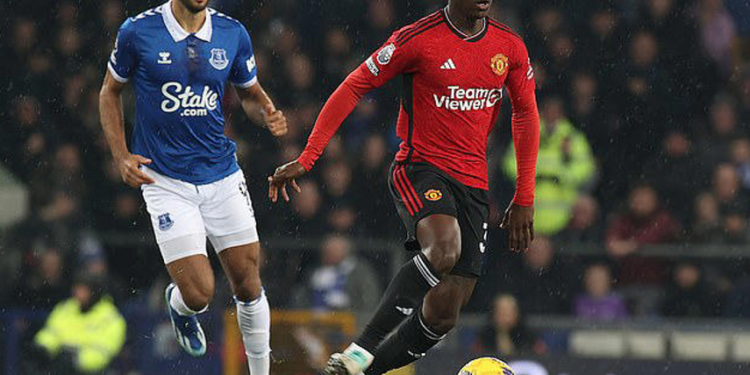 Gary Neville heaps praise on Kobbie Mainoo after his first league start