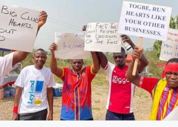 Pissed Hearts of Oak fans: “We don’t need Nyaho”, “Hearts keep sinking under Togbe Afede”