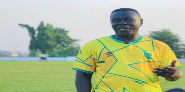Gold Stars coach Frimpong Manso aims for victory over League leaders Samartex