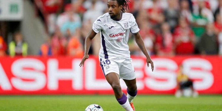 Majeed Ashimeru in action as Anderlecht thrash Westerlo in Belgium