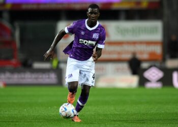 Ghanaian defender Maxwell Gyamfi with a great display against Paderborn in Bundesliga 2