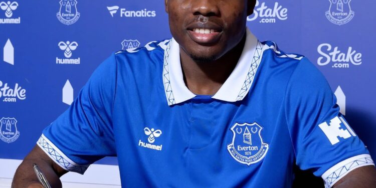 Everton announce signing of promising Ghanaian winger Kingsford Boakye