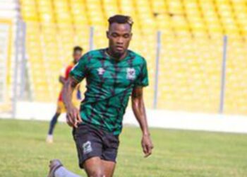 ‘Sleeping Ghanaian Giant’ Hearts of Oak eye move for midfield maestro Emmanuel Keyekeh