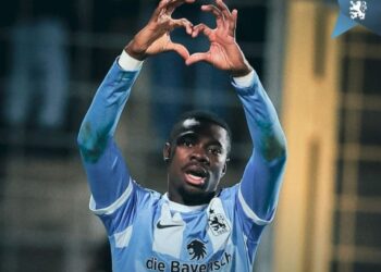 Ghanaian defender Leeroy Kwadwo scores for 1860 Munich against Sandhausen