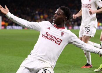 Ghanaian midfielder Kobbie Mainoo scores winner for Manchester United against Wolverhampton Wanderers