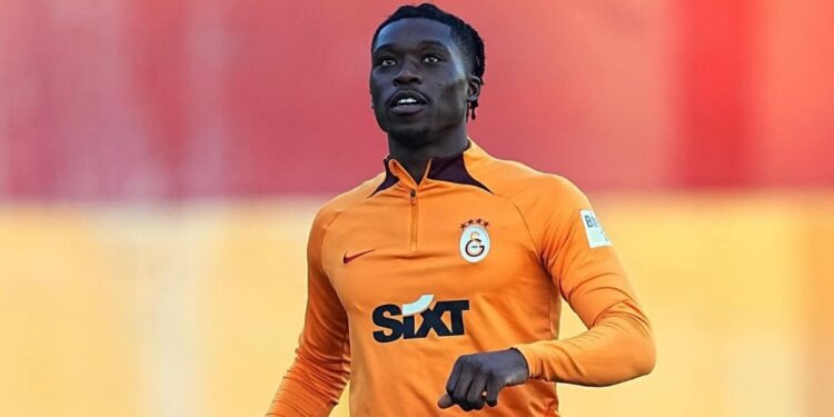 Ghanaian left-back Derrick Kohn trains with Galatasaray teammates