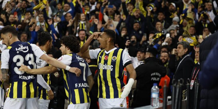 Ghana’s Alexander Djiku shines against Pendikspor, bags assist in Fenerbahce’s win