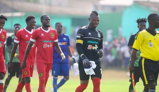 Asante Kotoko coach Prosper Ogum hails Danlad Ibrahim’s leadership qualities