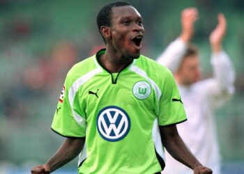 VfL Wolfsburg celebrates former club captain CK Akonnor on his 50th birthday