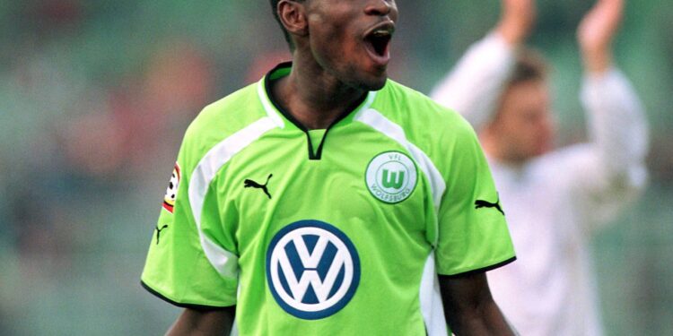 VfL Wolfsburg celebrates former club captain CK Akonnor on his 50th birthday