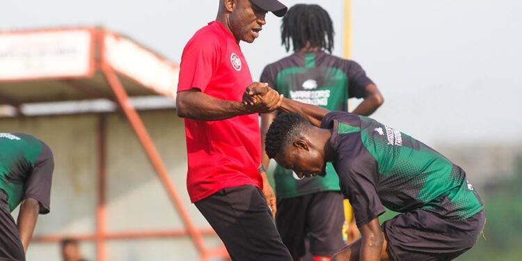 BREAKING NEWS: Irate Asante Kotoko fans storm Adako Jachie to halt training, demand coach Prosper Ogum’s dismissal