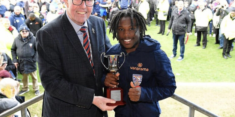 Ghanaian midfielder Keenan Appiah-Forson returns to West Ham after Dagenham & Redbridge loan deal