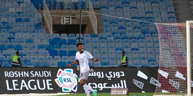 Video: Watch Ghanaian midfielder Bernard Mensah’s strike aga Al Riyadh for Al Taee