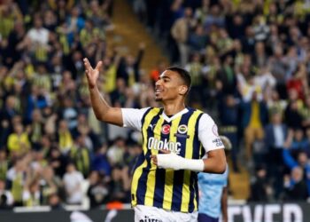 Ghanaian defender Alexander Djiku scores as Fenerbahce thump Adana Demirspor