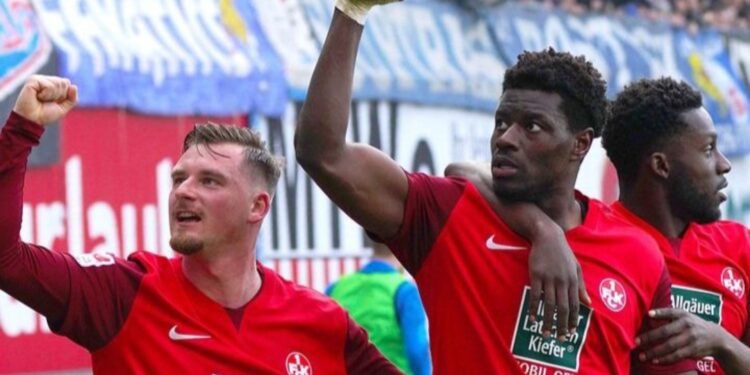 Ghanaian forward Ragnar Ache scores for Kaiserslautern against Greuther Furth