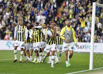 Ghanaian defender Alexander Djiku scores as Fenerbahce thump Kayserispor 3-0