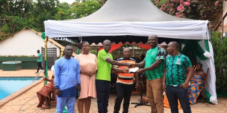 Samartex Credit Union donates to club in their quest to win the league