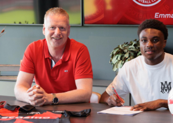 Dutch-born Ghana striker Emmanuel Poku signs first professional contract with Almere City