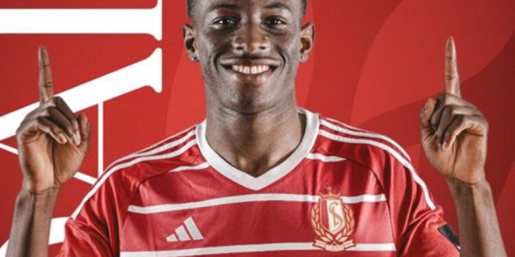 Ghanaian forward Kelvin Yeboah scores for Standard Liège in Belgium