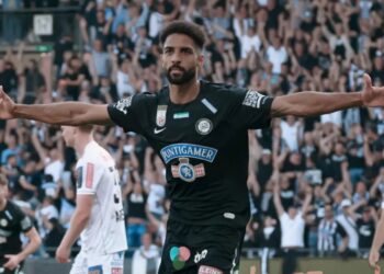 Ghanaian defender Gregory Wüthrich on target for Sturm Graz against Austria Klagenfurt