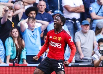 Manchester United top scorer Wayne Rooney SALIVATES over Kobbie Mainoo’s masterclass