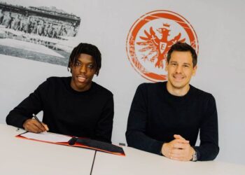 Ghanaian youngster Andrew Junior Awusi signs first professional contract with Eintracht Frankfurt