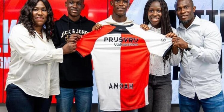 Ghanaian teen sensation Matthew Amoah Jr. signs first professional contract with Feyenoord until 2027