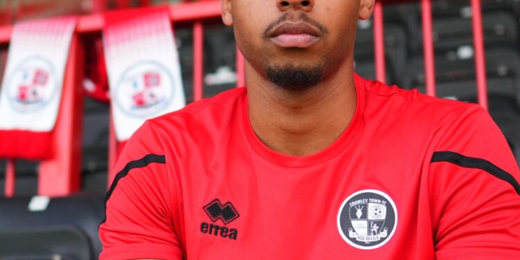 Ghanaian goalkeeper Jojo Wollacott joins English League One side Crawley Town