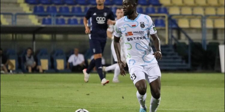 Ghanaian defender Fard Ibrahim scores in FC Isloch Minsk Raion’s defeat to Dynamo Brest