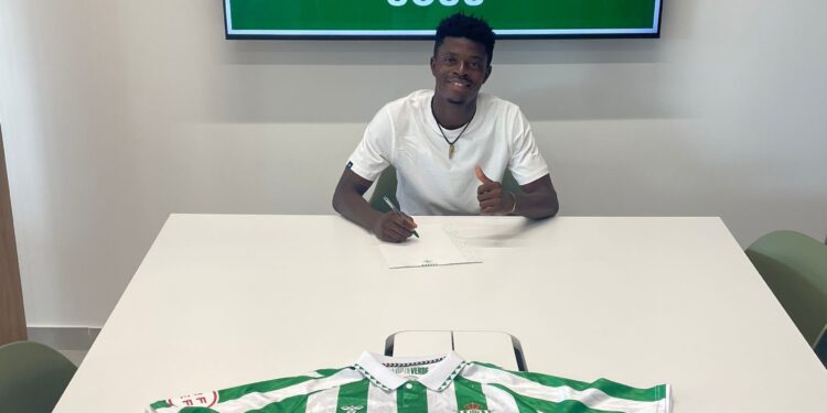 Spanish side Real Betis sign Ghanaian youngster Kwame Junior Sosu on a four-year deal