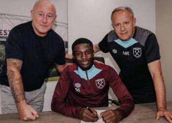 Ghanaian midfielder Gideon Kodua signs new West Ham contract, rejoins Wycombe Wanderers on loan