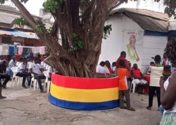 Hearts of Oak visit ‘SPIRITUAL’ Oak Tree ahead of new season