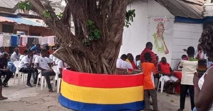 Hearts of Oak visit ‘SPIRITUAL’ Oak Tree ahead of new season