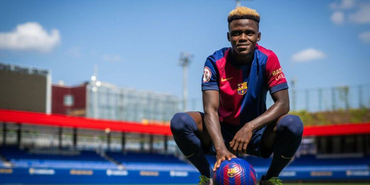 Barcelona unveil Ghanaian youngsters Abdul Aziz Issah and David Oduro; [Photos]