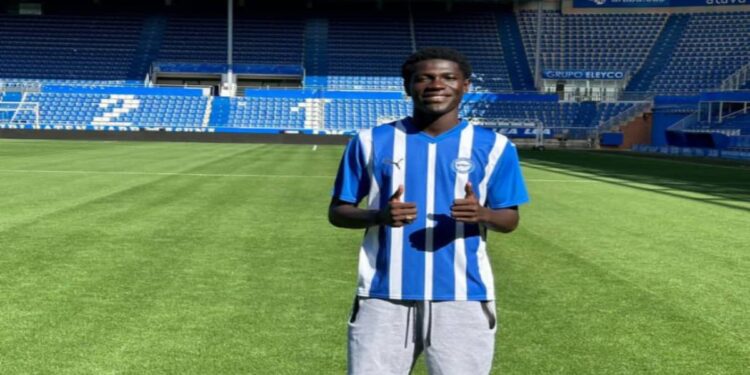 Deportivo Alavés signs Ghanaian teenager Henry Opoku on three-year deal
