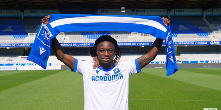 Gideon Mensah: Ghana left-back extends Auxerre stay