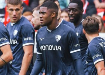 Myron Boadu scores for Bochum in defeat to Wolfsburg