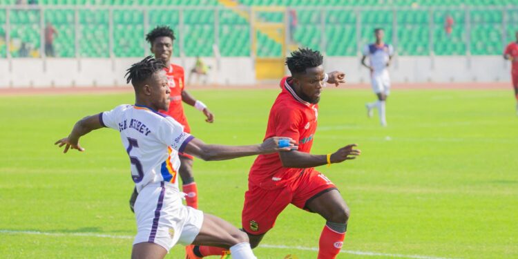 “Osei Asibey is a very strong defender and gave me a tough time” – Kotoko striker Albert Amoah confesses