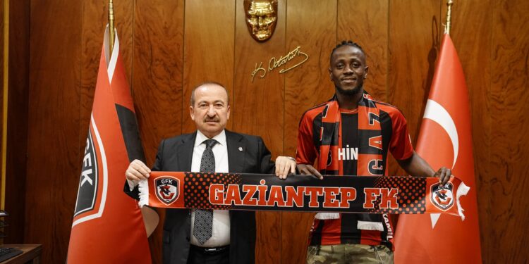 Ghanaian striker Emmanuel Boateng joins Turkish side Gaziantep FK until 2026
