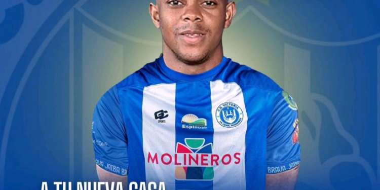 Ghanaian defender Wisdom Quaye joins CD Victoria