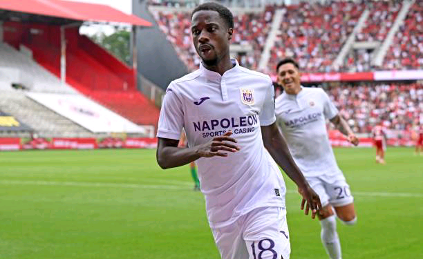 Anderlecht’s manager David Hubert rules out Majeed Ashimeru’s injury return