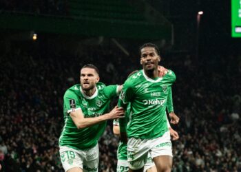 Ghanaian midfielder Pierre Ekwah scores in St Étienne thrilling 3-3 draw against Angers