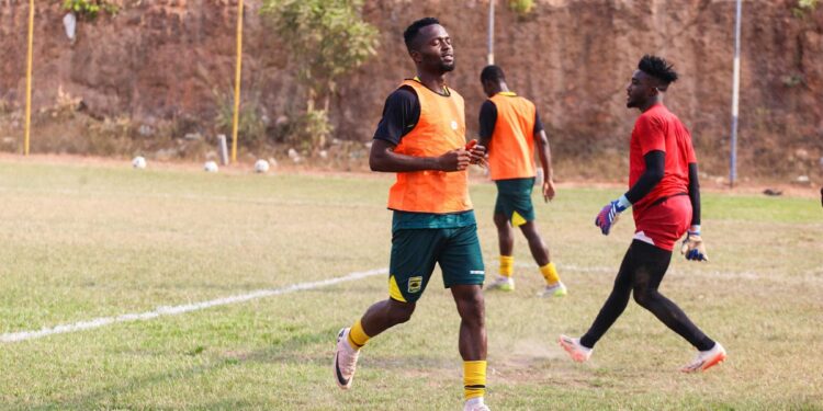 Asante Kotoko coach Prosper Ogum backs striker Isaac Mintah to rediscover scoring form