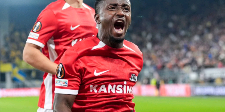 Ibrahim Sadiq scores as AZ Alkmaar holds Ajax to a 2-2 draw