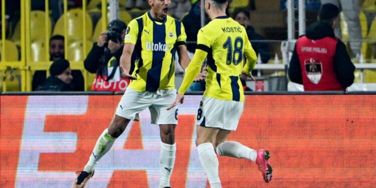 Alexander Djiku scores for Fenerbahce in Europa League defeat to Rangers